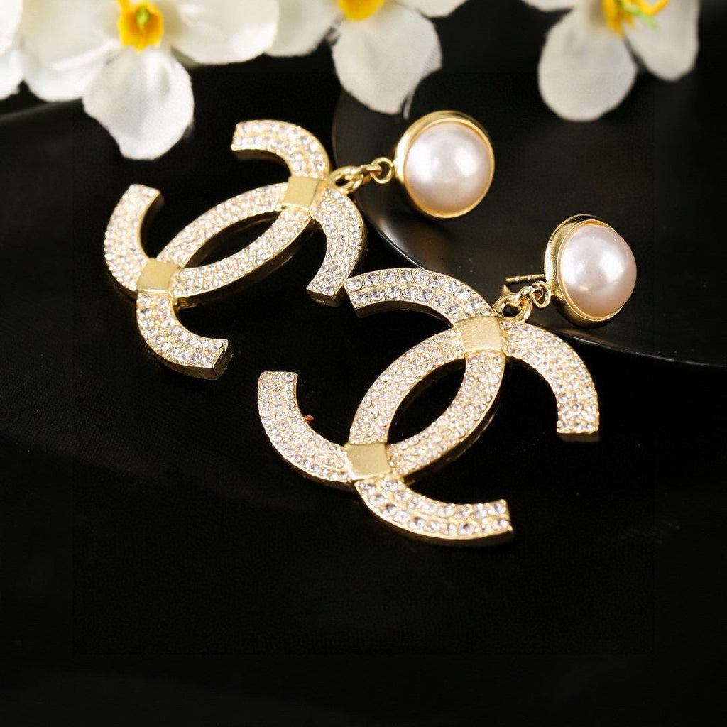 New Stylish Women's CC Earrings ZS1326091721
