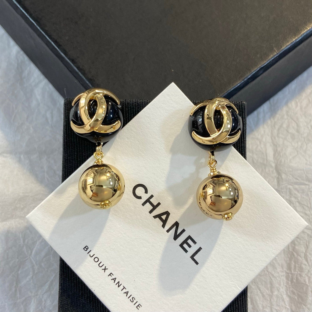 New Stylish Women's CC Earrings ZS1326091722