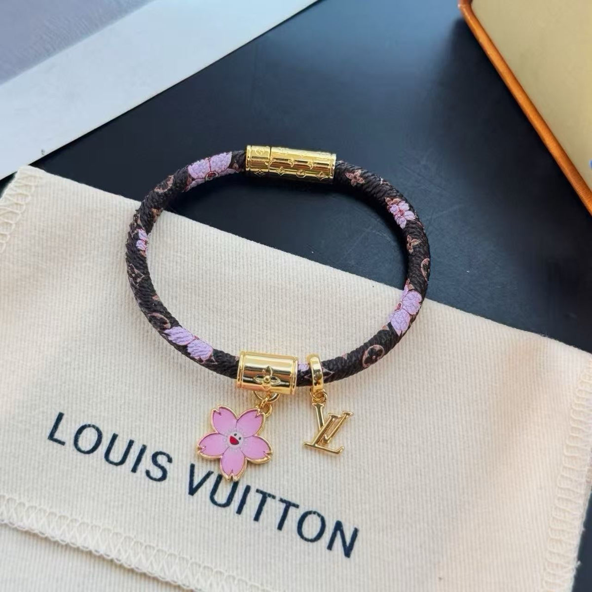 New Stylish Women's L Bracelet ZS1326091727