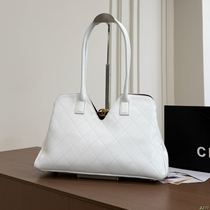 New Fashion Women's CC Handbag CWT1326092301