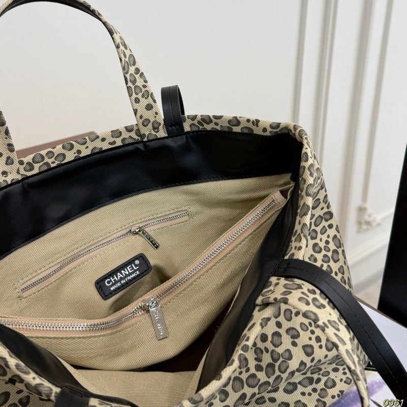 New Fashion Women's CC Handbag CWT1326092302