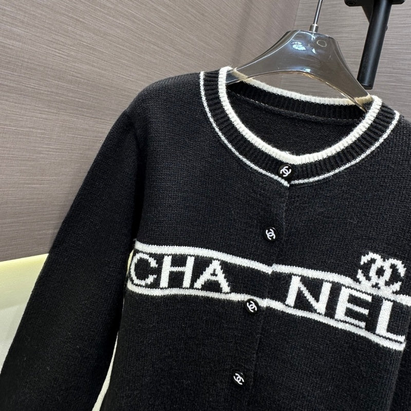 New Fashion Women's CC Contrast Striped Knit Cardigan DM1326092833