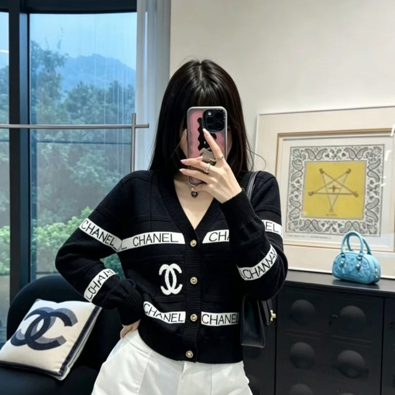 New Fashion Women's CC Contrast Striped Knit Cardigan DM13260928334