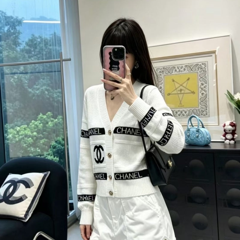 New Fashion Women's CC Contrast Striped Knit Cardigan DM13260928334