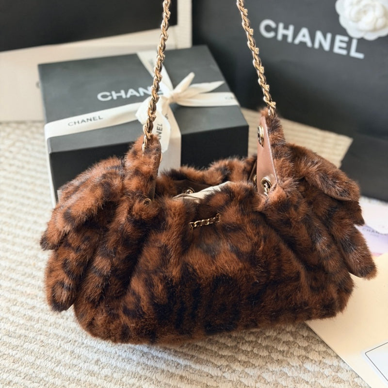 New Fashion Women CC Furry Chain Crossbody Bag XC1326092922