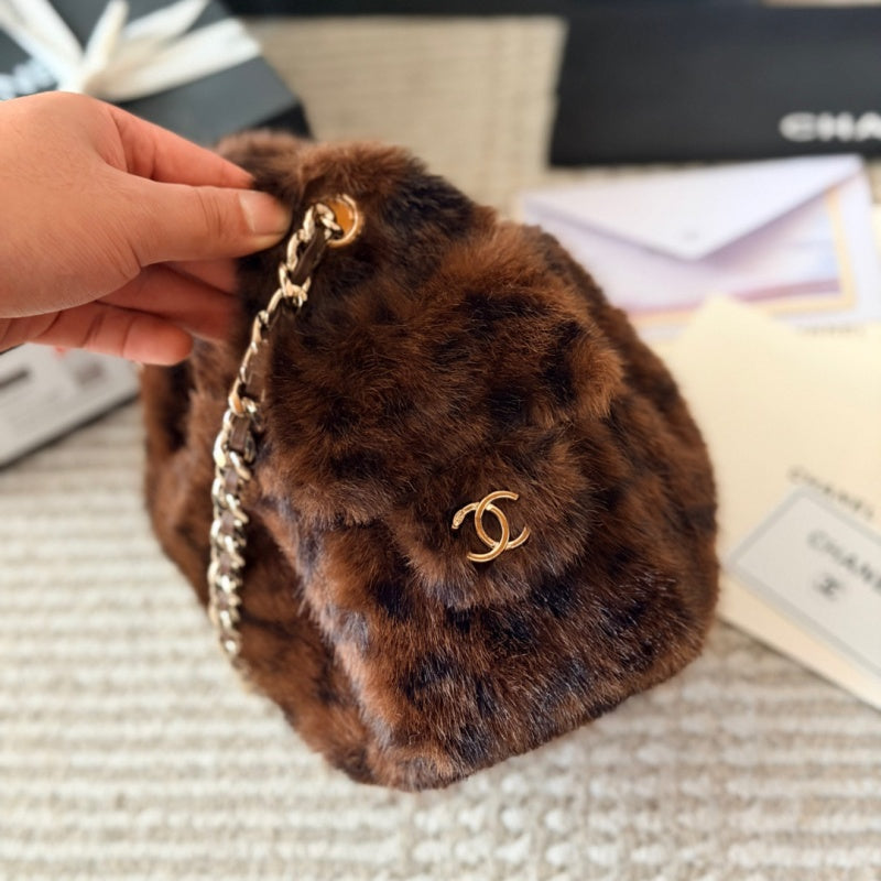 New Fashion Women CC Furry Chain Crossbody Bag XC1326092922