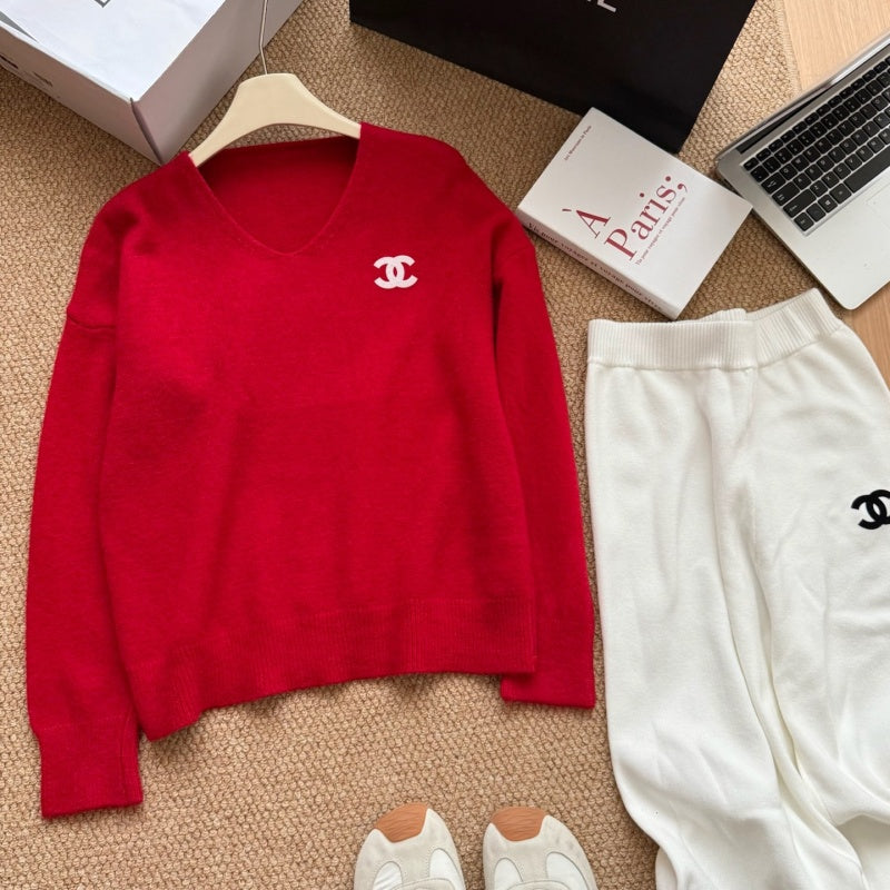 New Fashion Women's CC Christmas Red V-Neck Knit Sweater DM1326100813