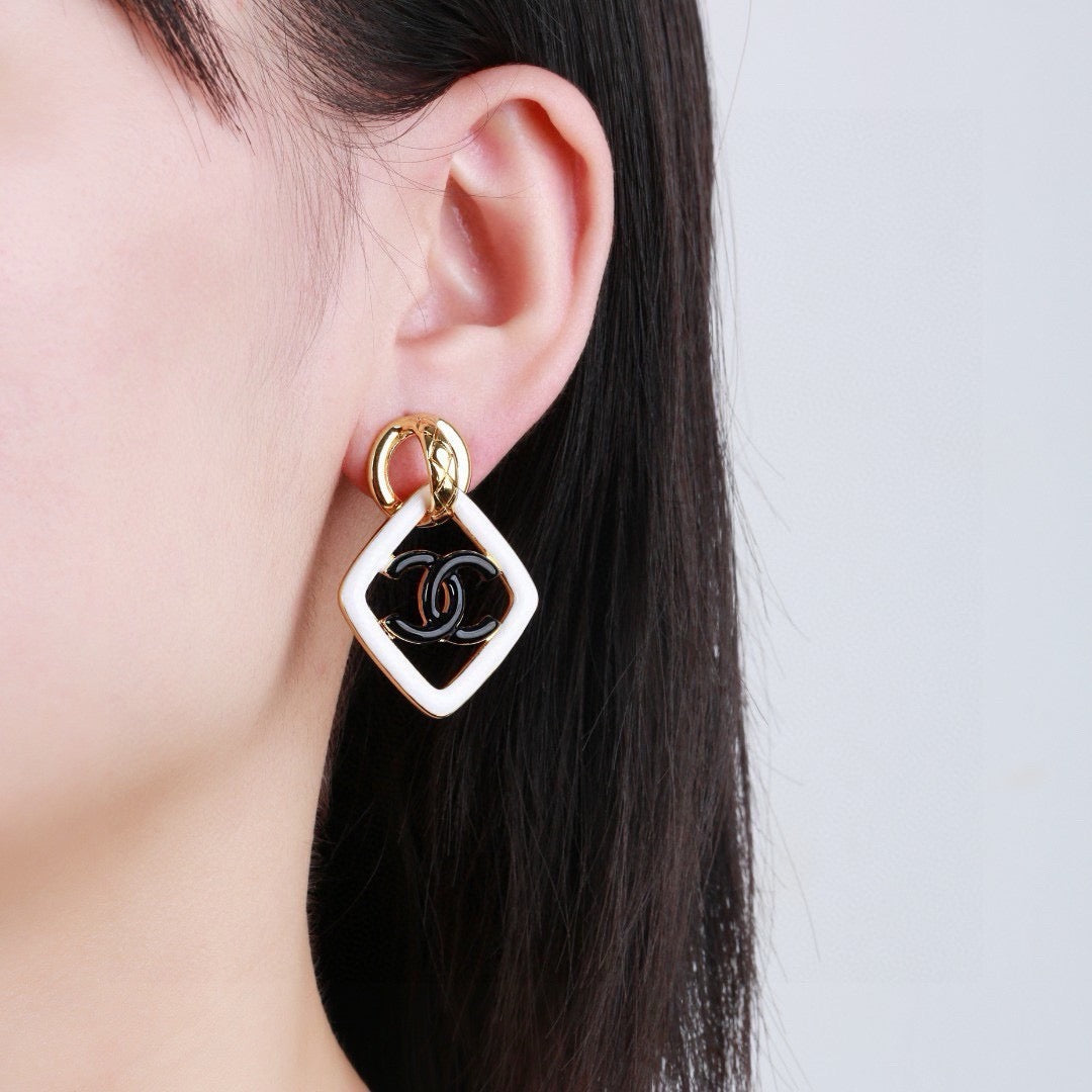 New Fashion Double C Enamel Square Drop Earrings ZS1326100902