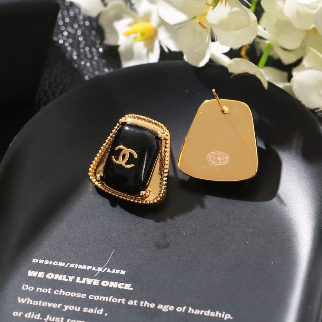 New Vintage Enamel Double C Square Stud Earrings ZS1326100904
