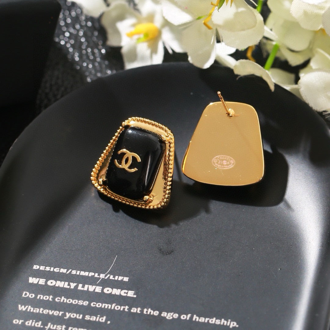 New Vintage Enamel Double C Square Stud Earrings ZS1326100904