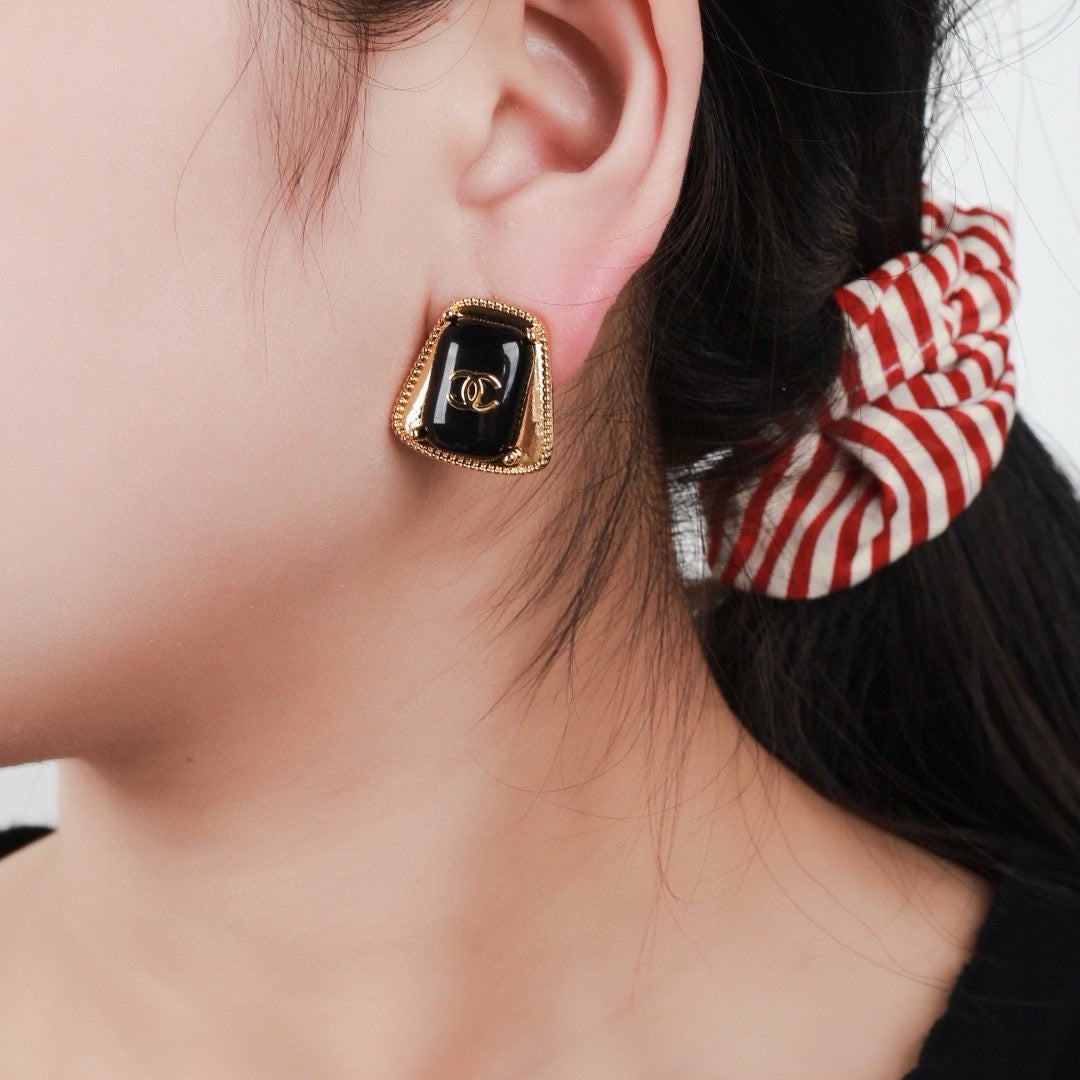New Vintage Enamel Double C Square Stud Earrings ZS1326100904