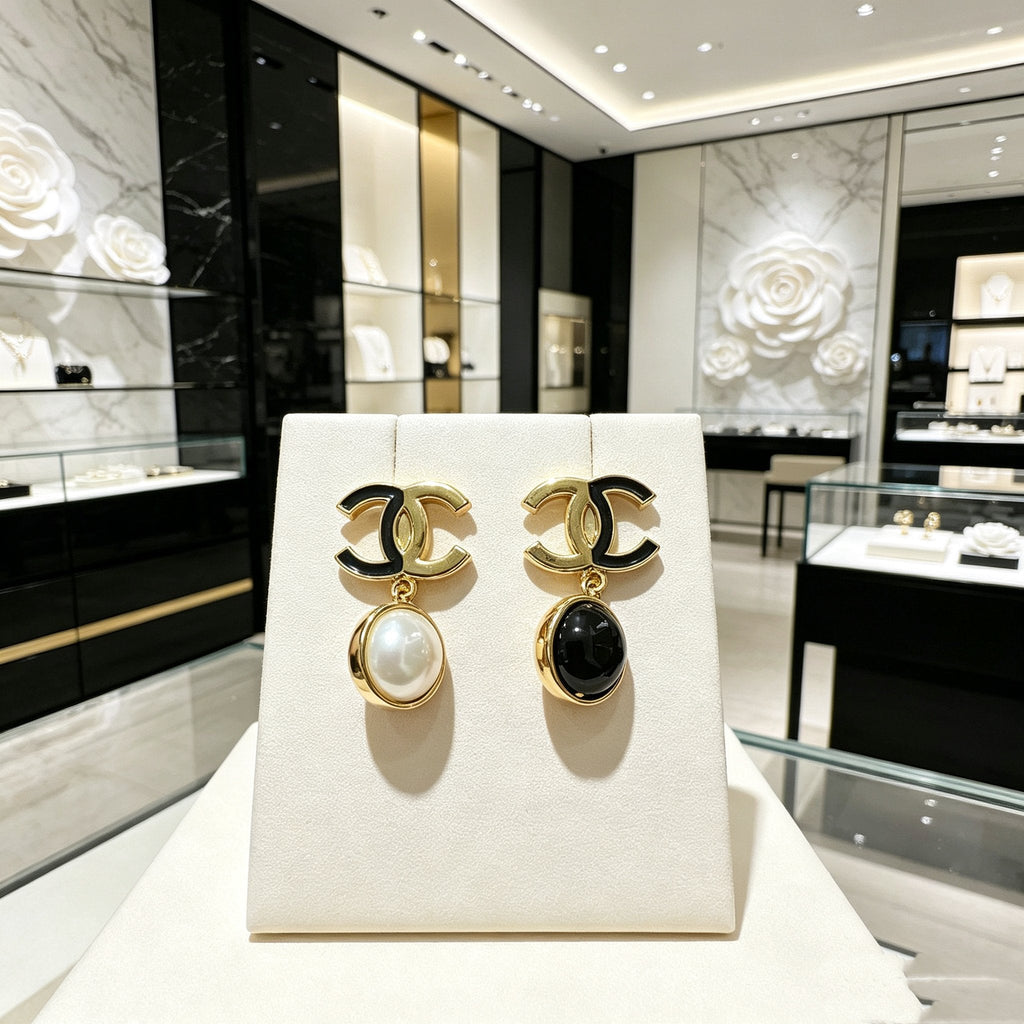 New Fashion Women's CC Pearl Drop Earrings ZS1326101001