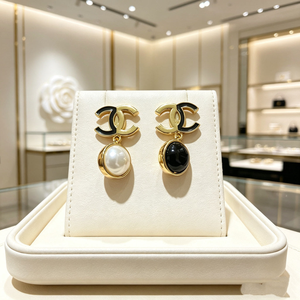 New Fashion Women's CC Pearl Drop Earrings ZS1326101001