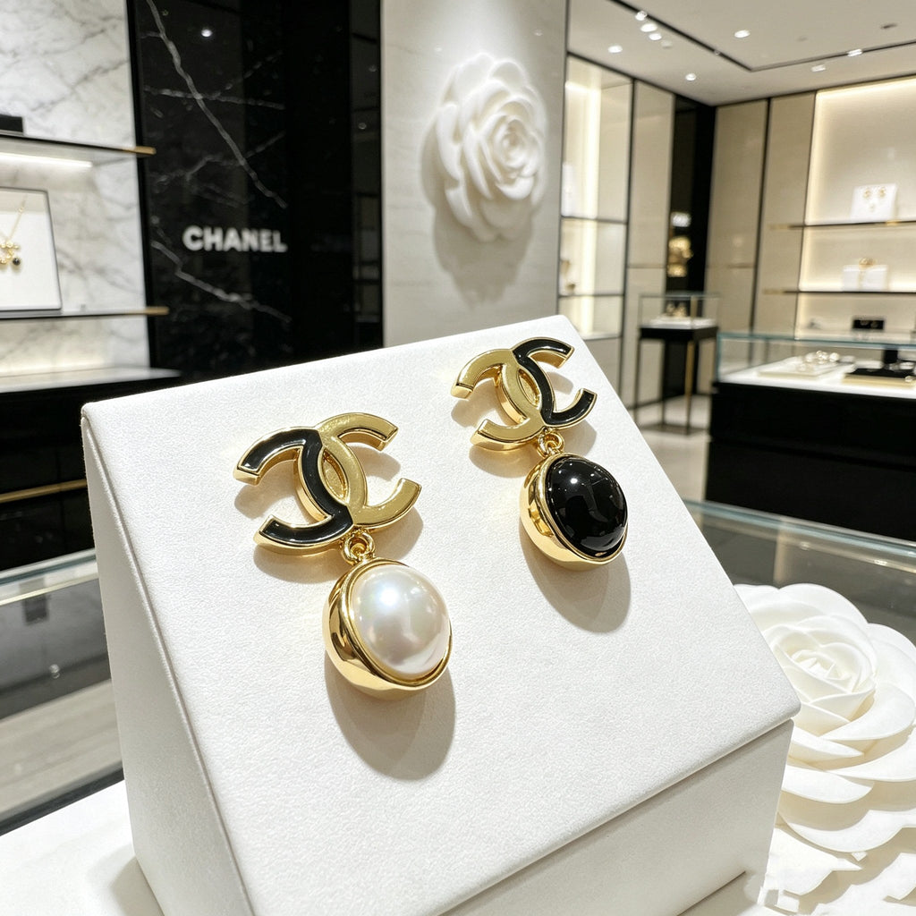 New Fashion Women's CC Pearl Drop Earrings ZS1326101001