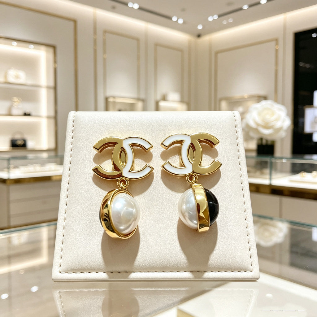 New Fashion Women's CC Pearl Drop Earrings ZS1326101001