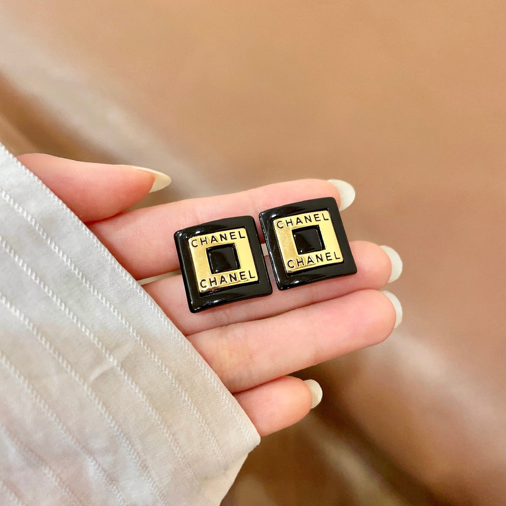 New Fashion Women's Vintage Stud Earrings ZS1326101005