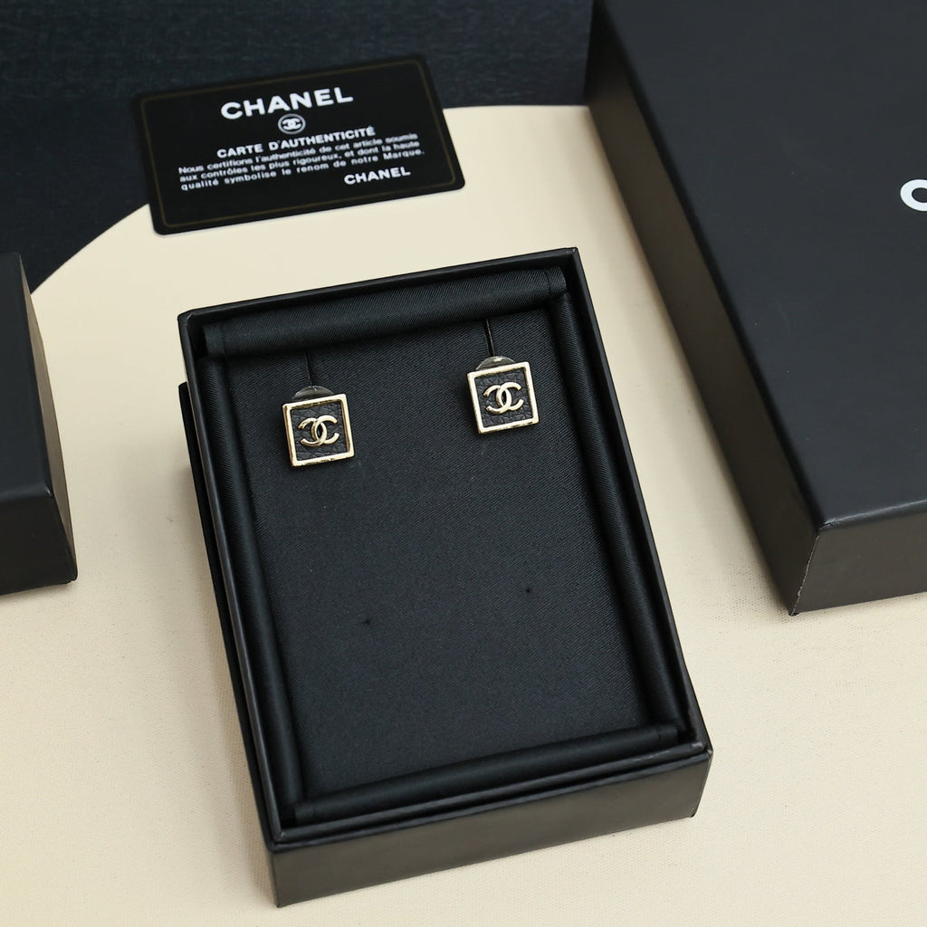 New Fashion Women's Vintage Stud Earrings ZS1326101006