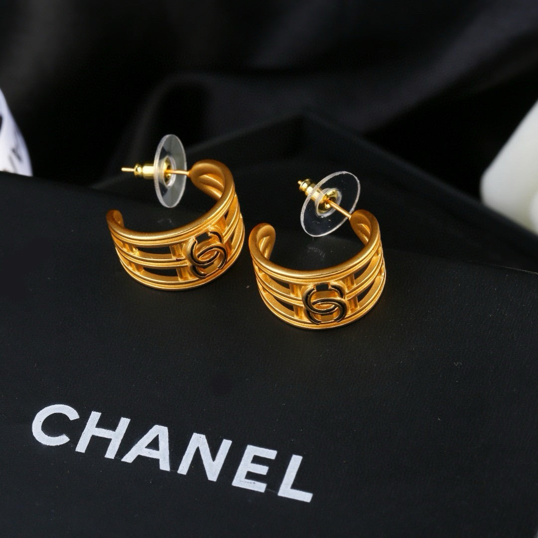 New Fashion Women's Vintage Stud Earrings ZS1326101008