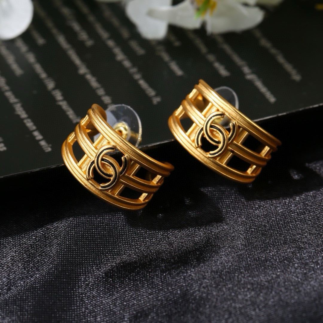 New Fashion Women's Vintage Stud Earrings ZS1326101008