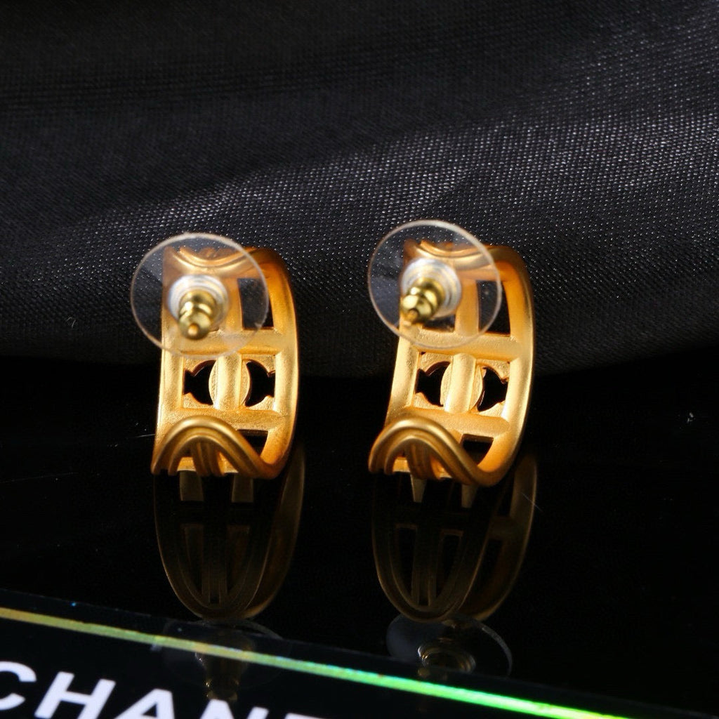 New Fashion Women's Vintage Stud Earrings ZS1326101008