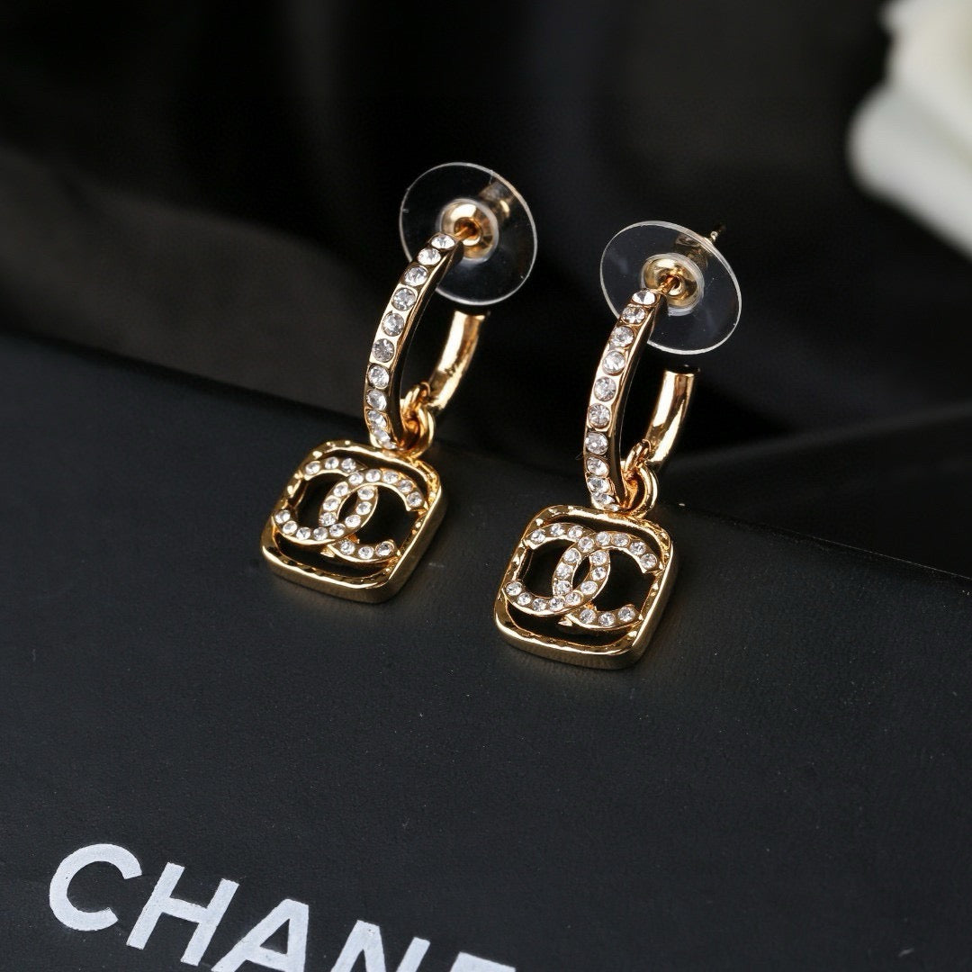 New Fashion Women's Vintage Stud Earrings ZS1326101011