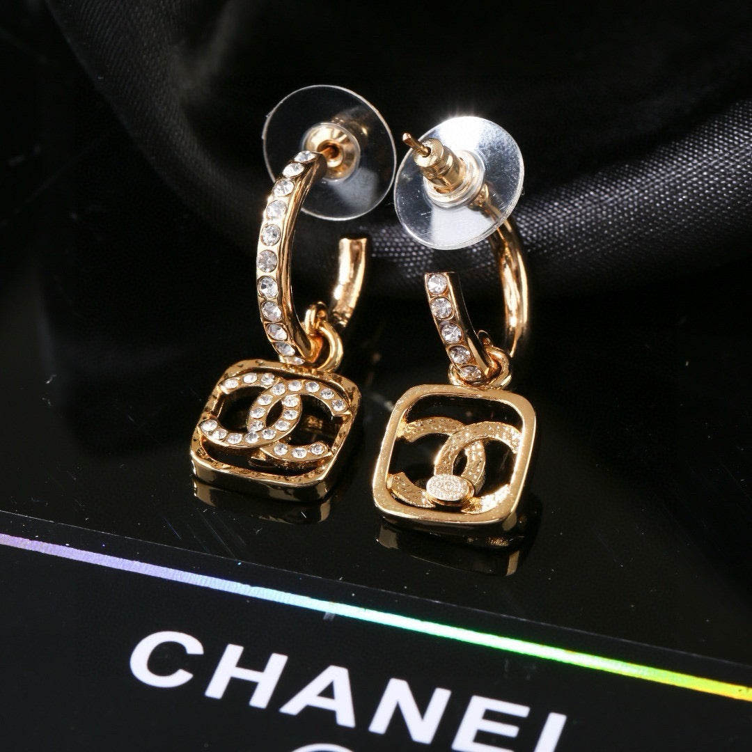 New Fashion Women's Vintage Stud Earrings ZS1326101011