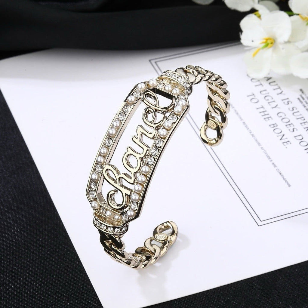 New Fashion Women's Letter Pearl & Rhinestone Bangle ZS1326101014