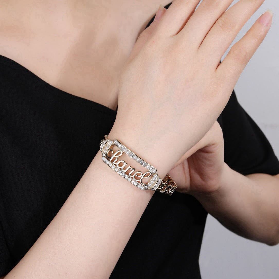 New Fashion Women's Letter Pearl & Rhinestone Bangle ZS1326101014