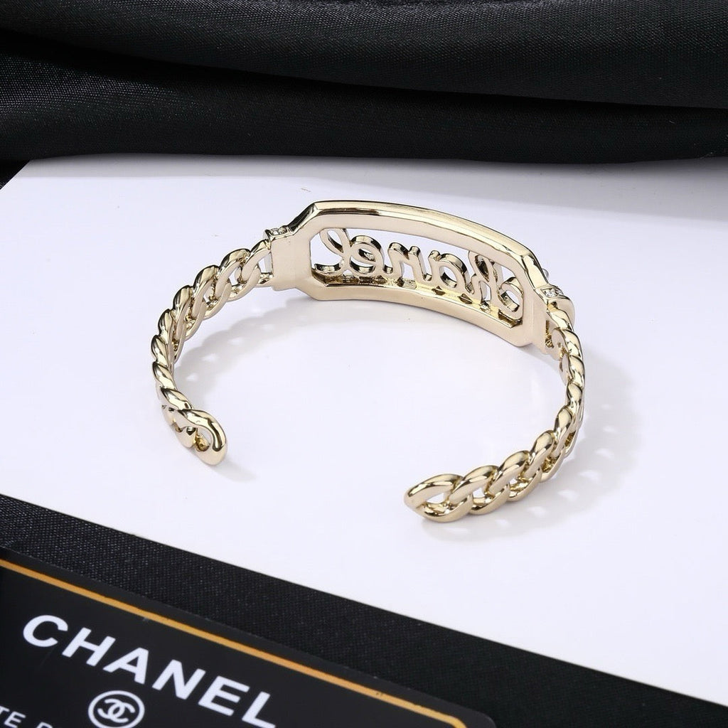 New Fashion Women's Letter Pearl & Rhinestone Bangle ZS1326101014