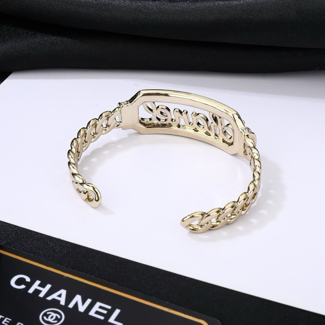 New Fashion Women's Letter Pearl & Rhinestone Bangle ZS1326101014