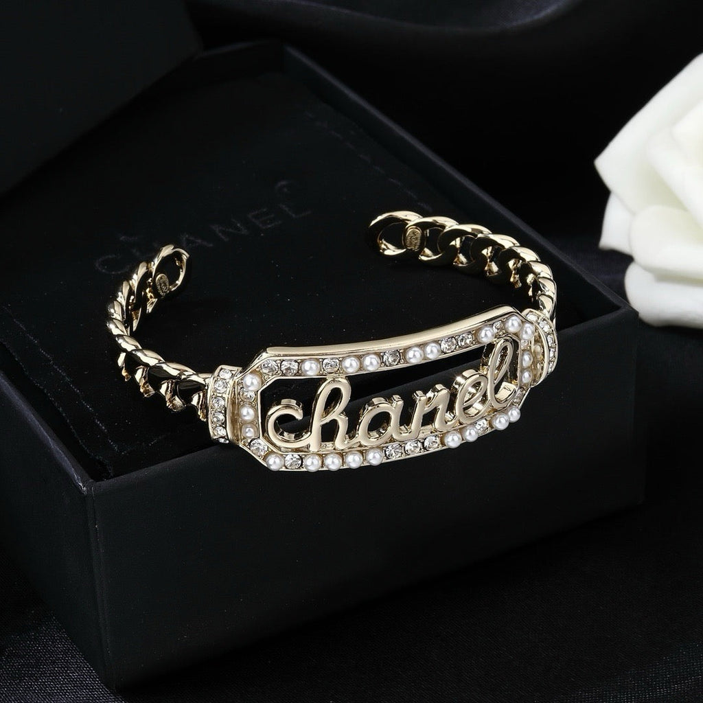 New Fashion Women's Letter Pearl & Rhinestone Bangle ZS1326101014