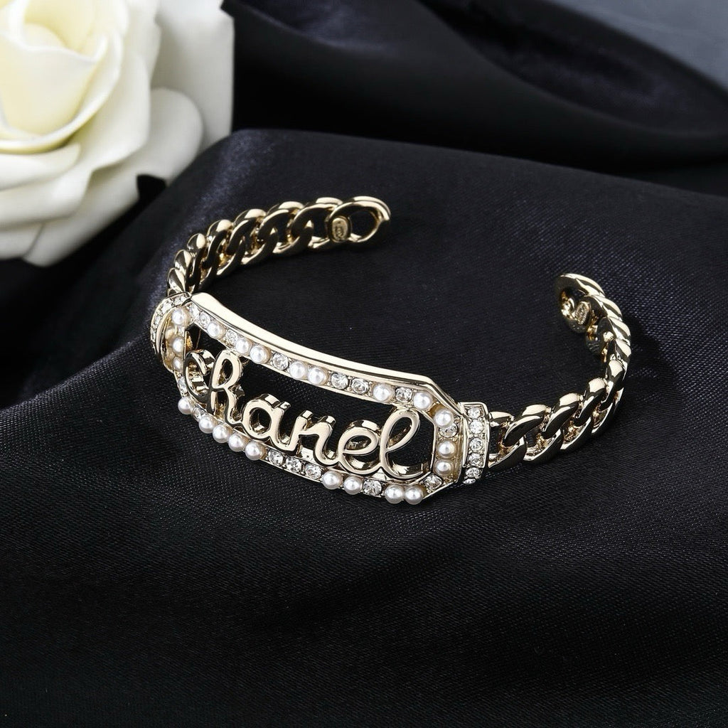 New Fashion Women's Letter Pearl & Rhinestone Bangle ZS1326101014