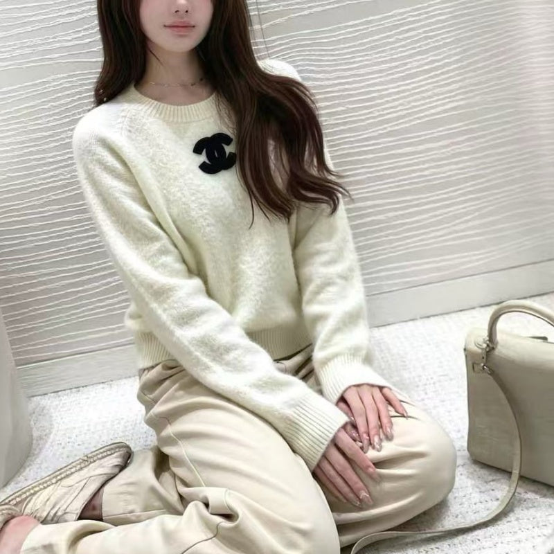 New Fashion Women's CC Crew Neck Sweater DM1326101025
