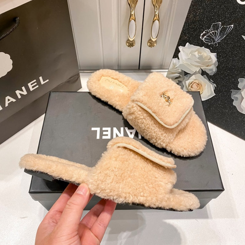 New Fashion Women's CC Plush Slippers PF1326101216