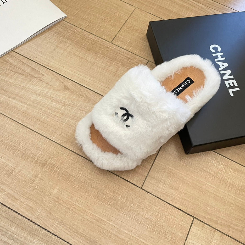 New Fashion Women's CC Plush Slippers PF1326101217