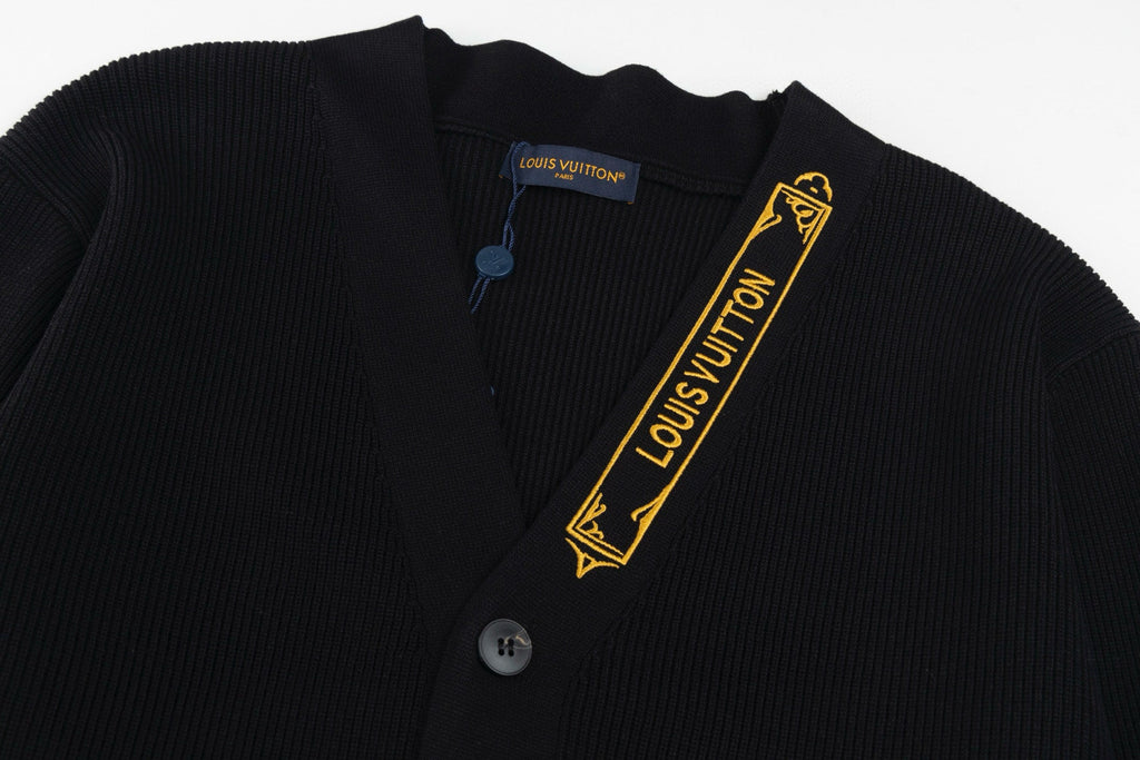 New Fashion Men's V-Neck Embroidered Knit Cardigan SJ1326101402