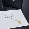 New Fashion Women's C Logo Perfume Bottle Necklace ZS1326102102