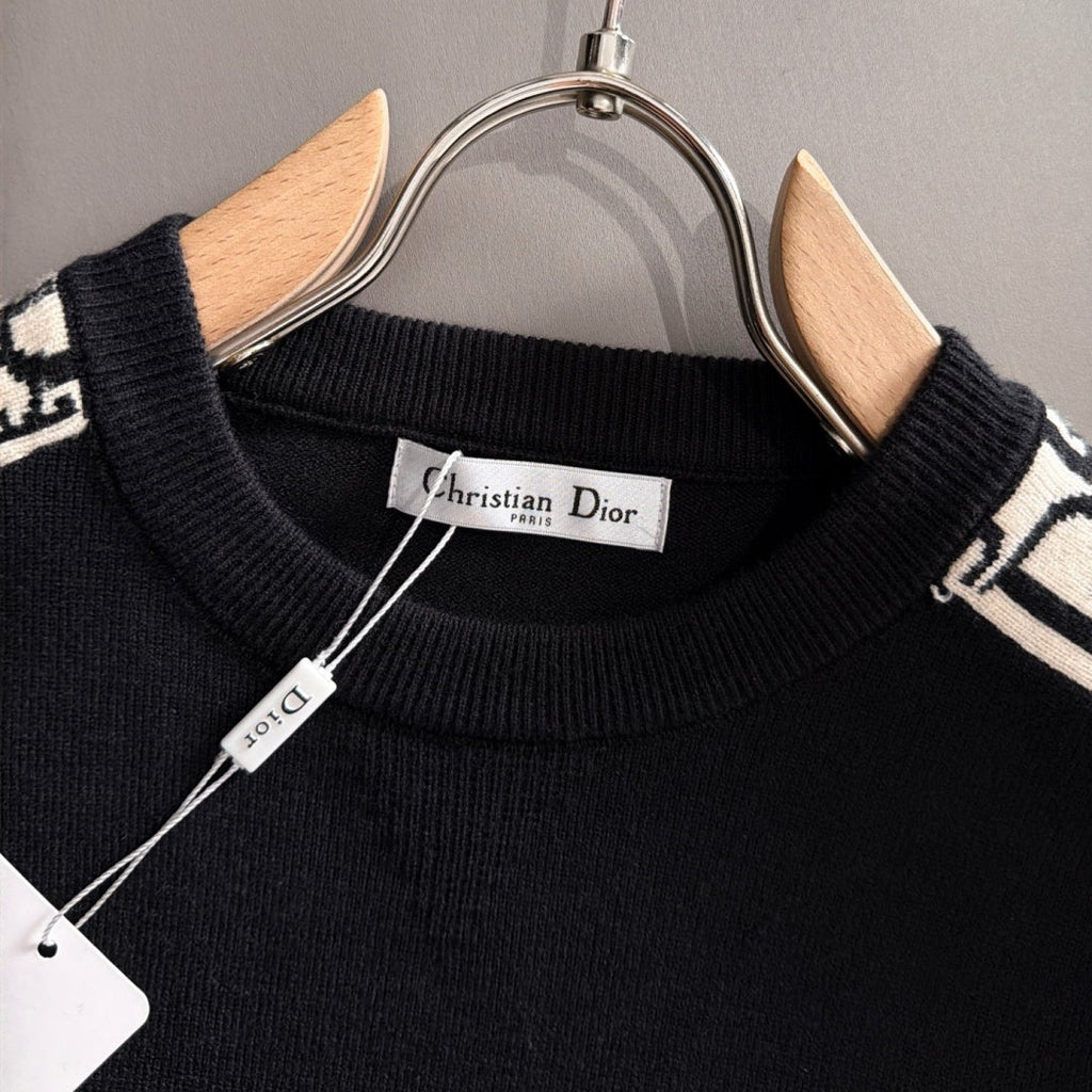 New Stylish Side Jacquard Crew Neck Sweater MJ1326102225