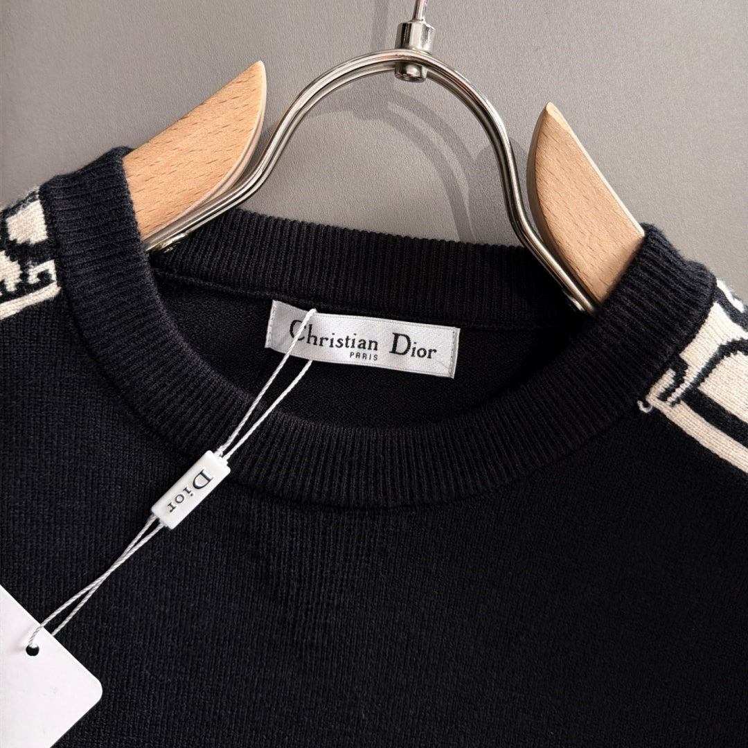 New Stylish Side Jacquard Crew Neck Sweater MJ1326102225