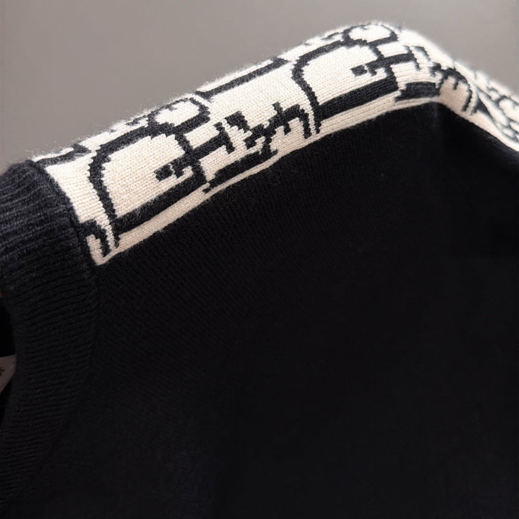 New Stylish Side Jacquard Crew Neck Sweater MJ1326102225