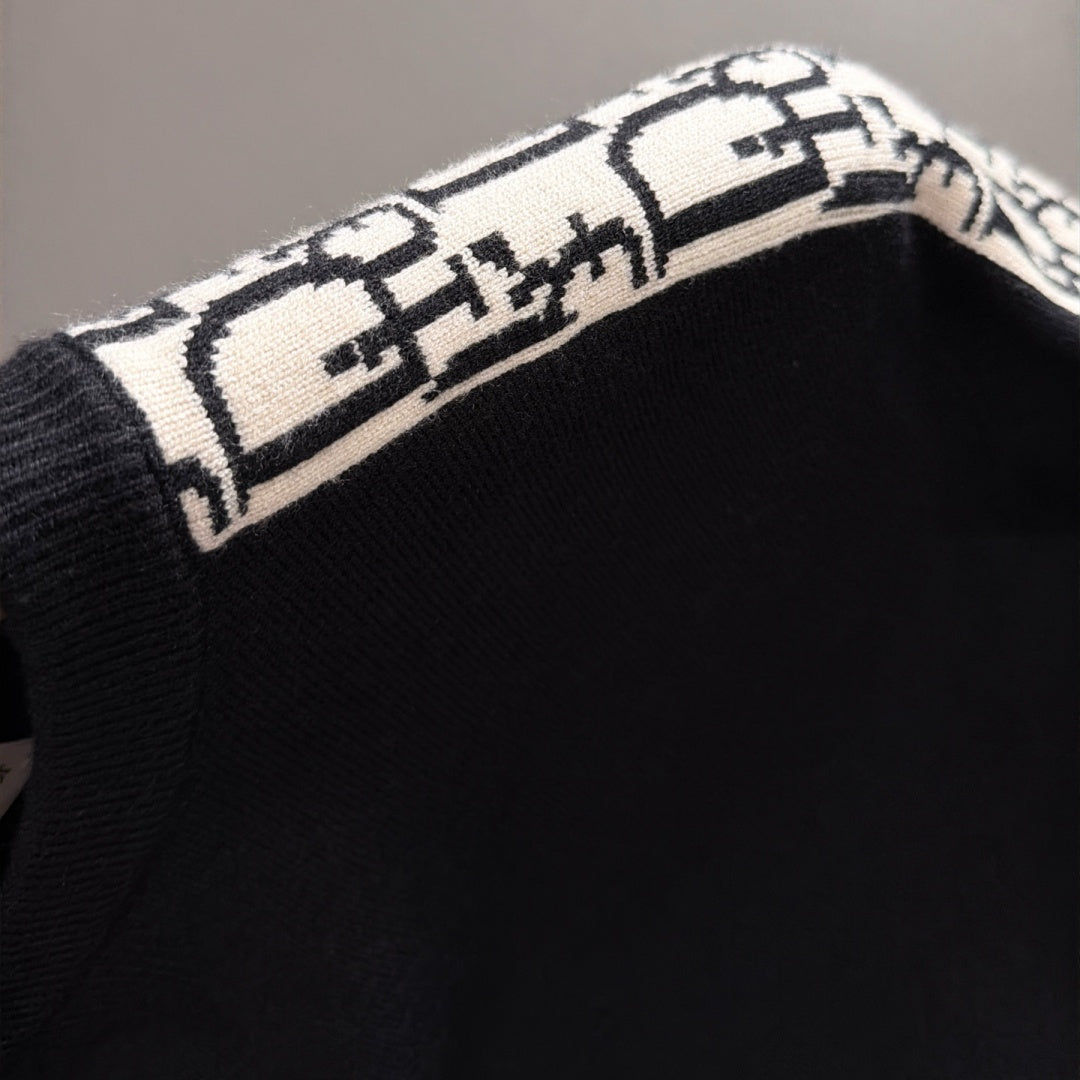 New Stylish Side Jacquard Crew Neck Sweater MJ1326102225