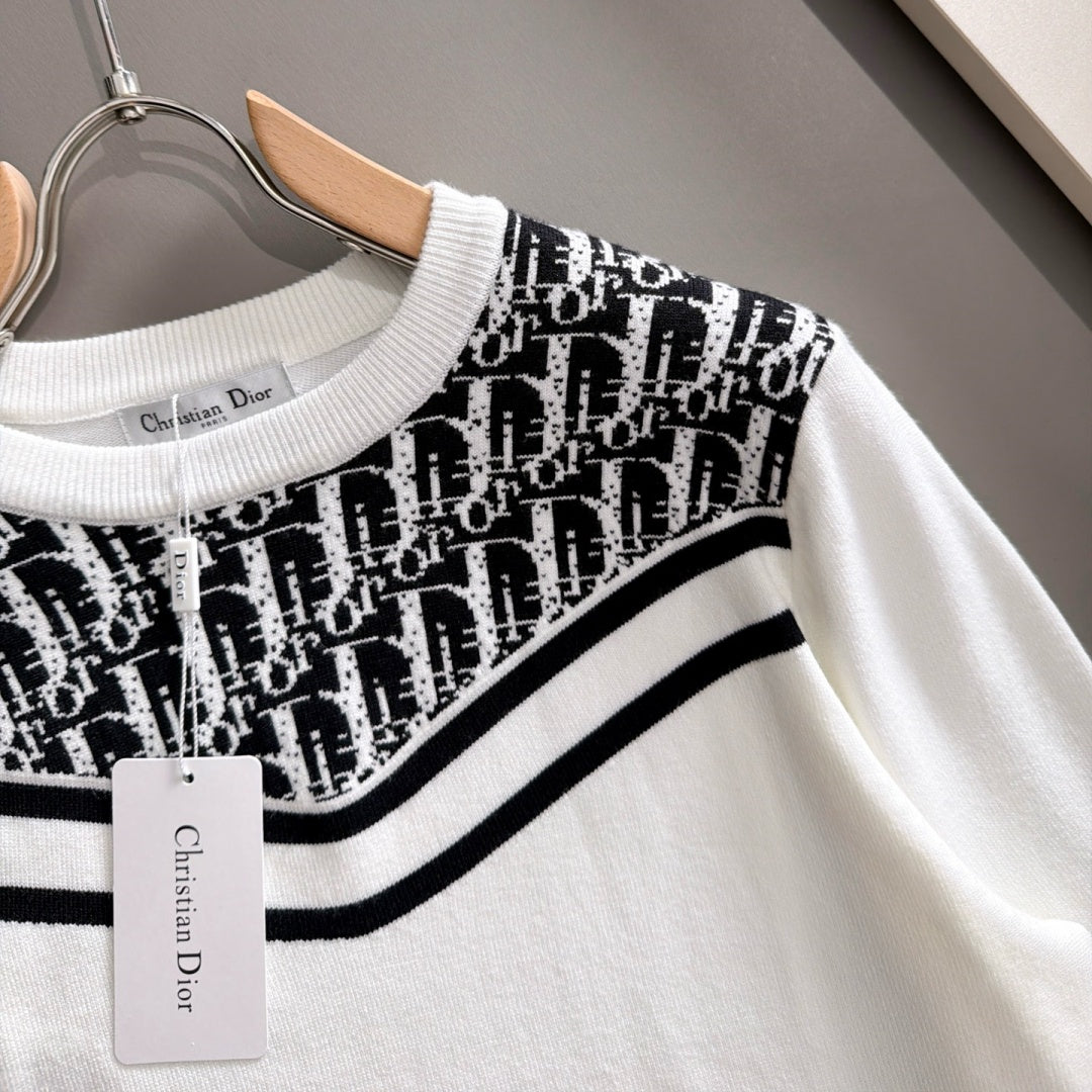 New Stylish Shoulder Jacquard Crew Neck Sweater MJ1326102227
