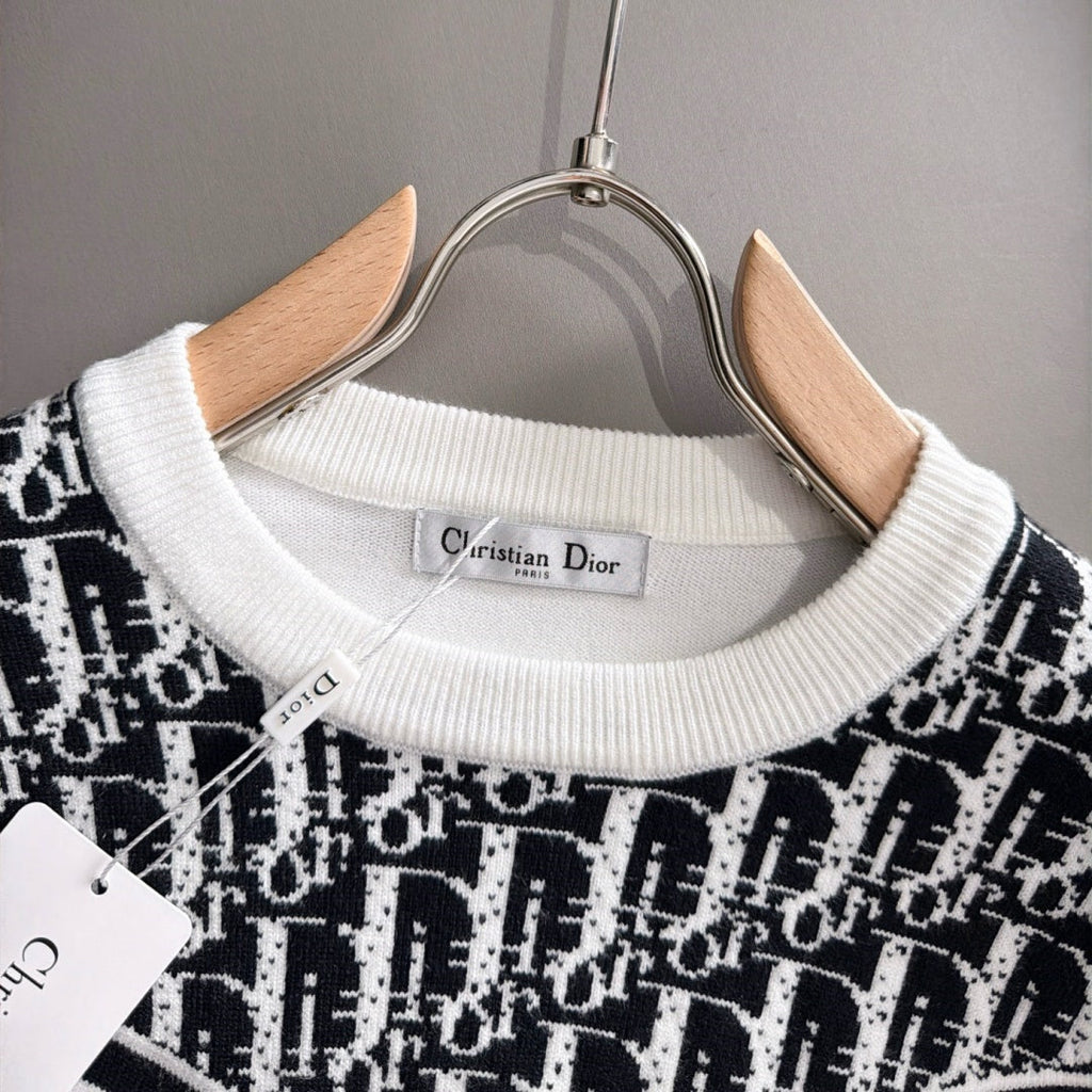 New Stylish Shoulder Jacquard Crew Neck Sweater MJ1326102227