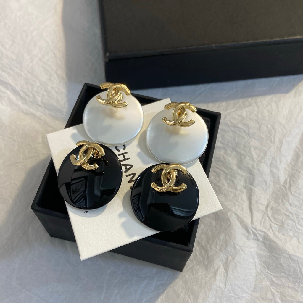 New Versatile Round CC Stud Earrings  XC1326102610