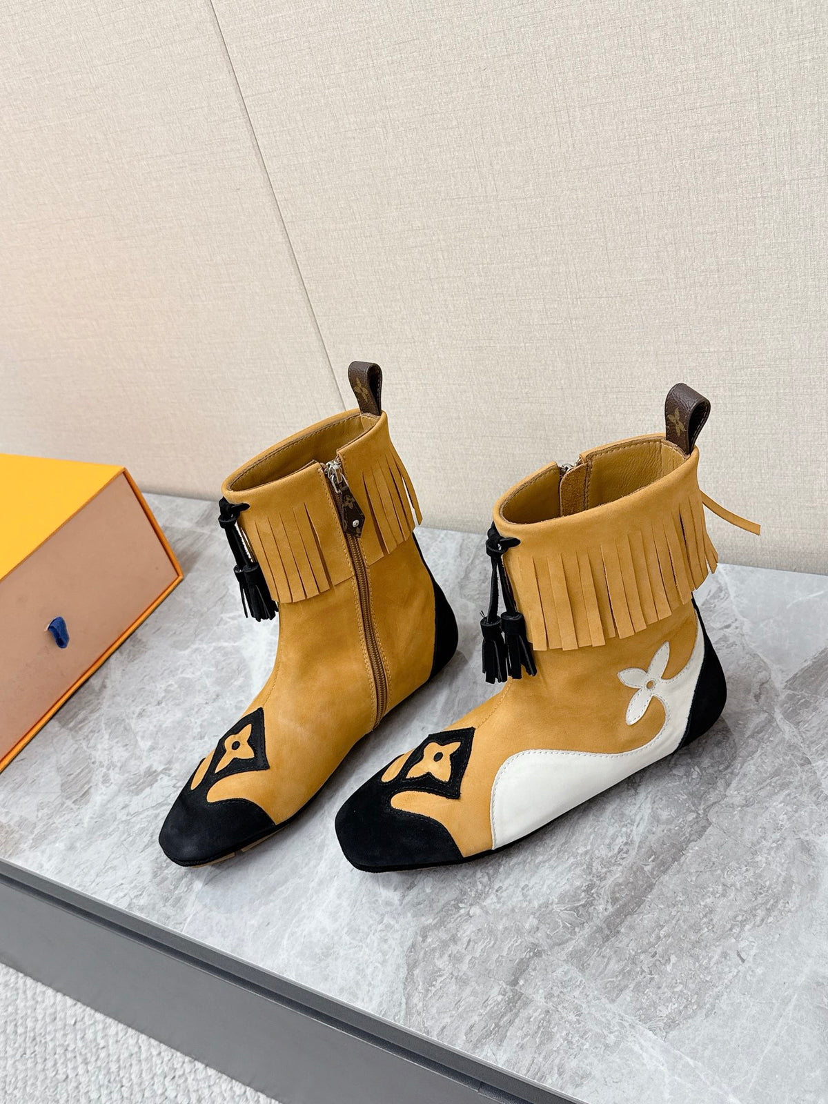 26SS New Western-Style Tassel Ankle Boots 0726102701