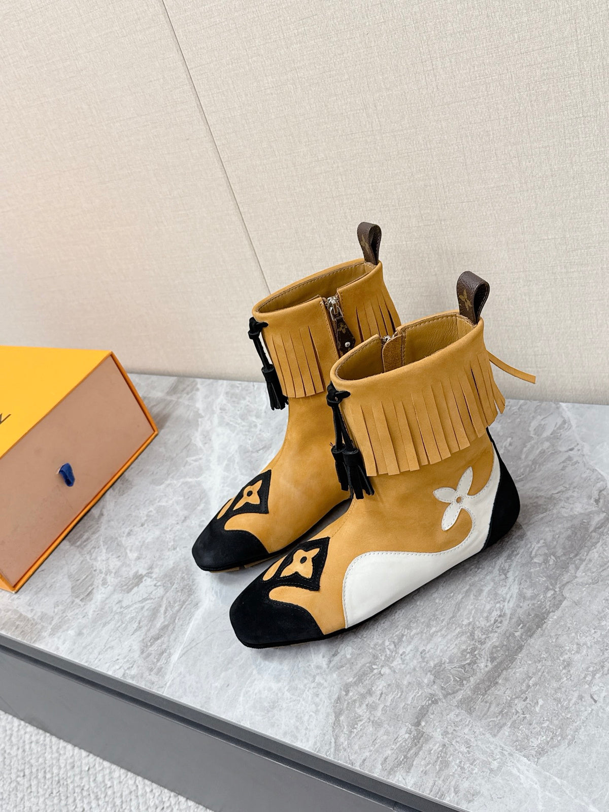 26SS New Western-Style Tassel Ankle Boots 0726102701